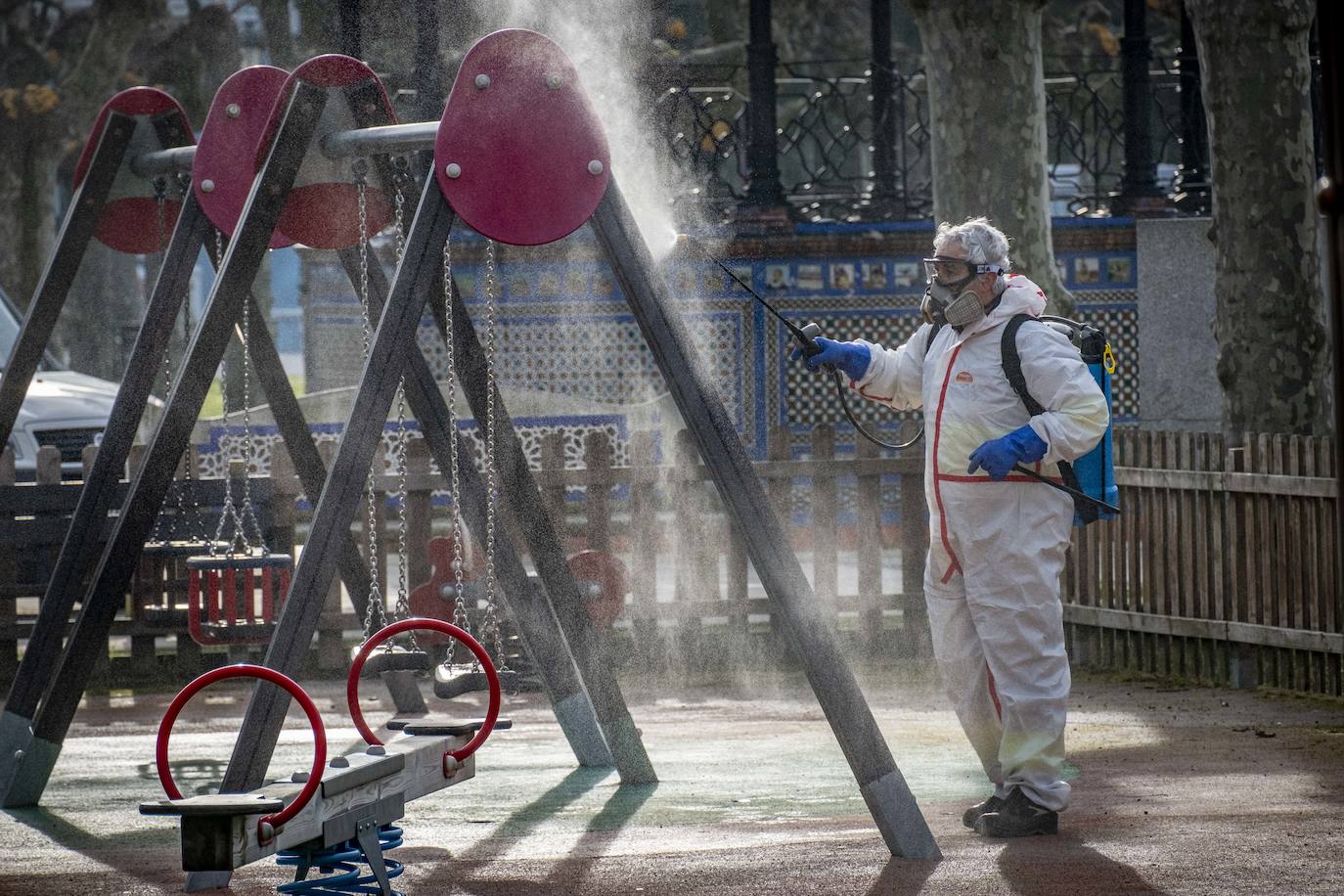 Los vecinos de Colindres empiezan su confinamiento de 14 días. 