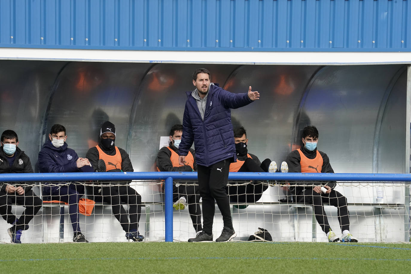 El Racing golea al Alavés B, en la segunda victoria de Solabarrieta como entrenador.