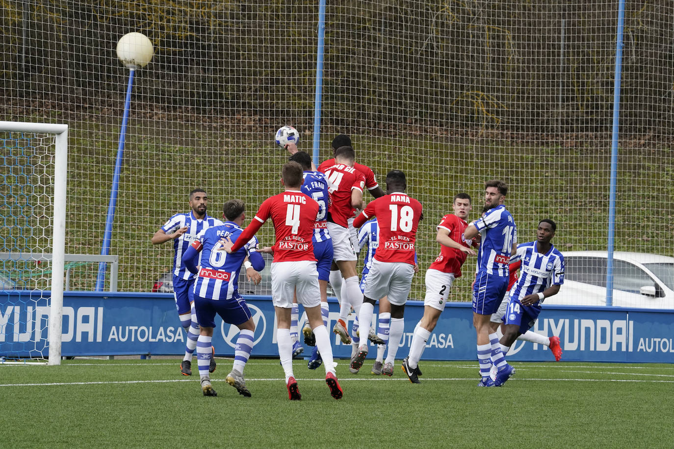 El Racing golea al Alavés B, en la segunda victoria de Solabarrieta como entrenador.