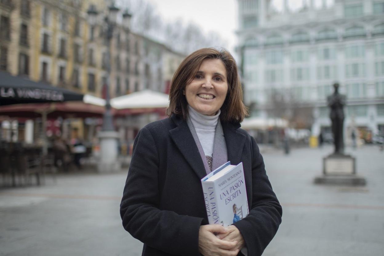 María Montesinos sitúa su nueva novela en un Madrid provinciano que lucha por abrirse y evolucionar. 