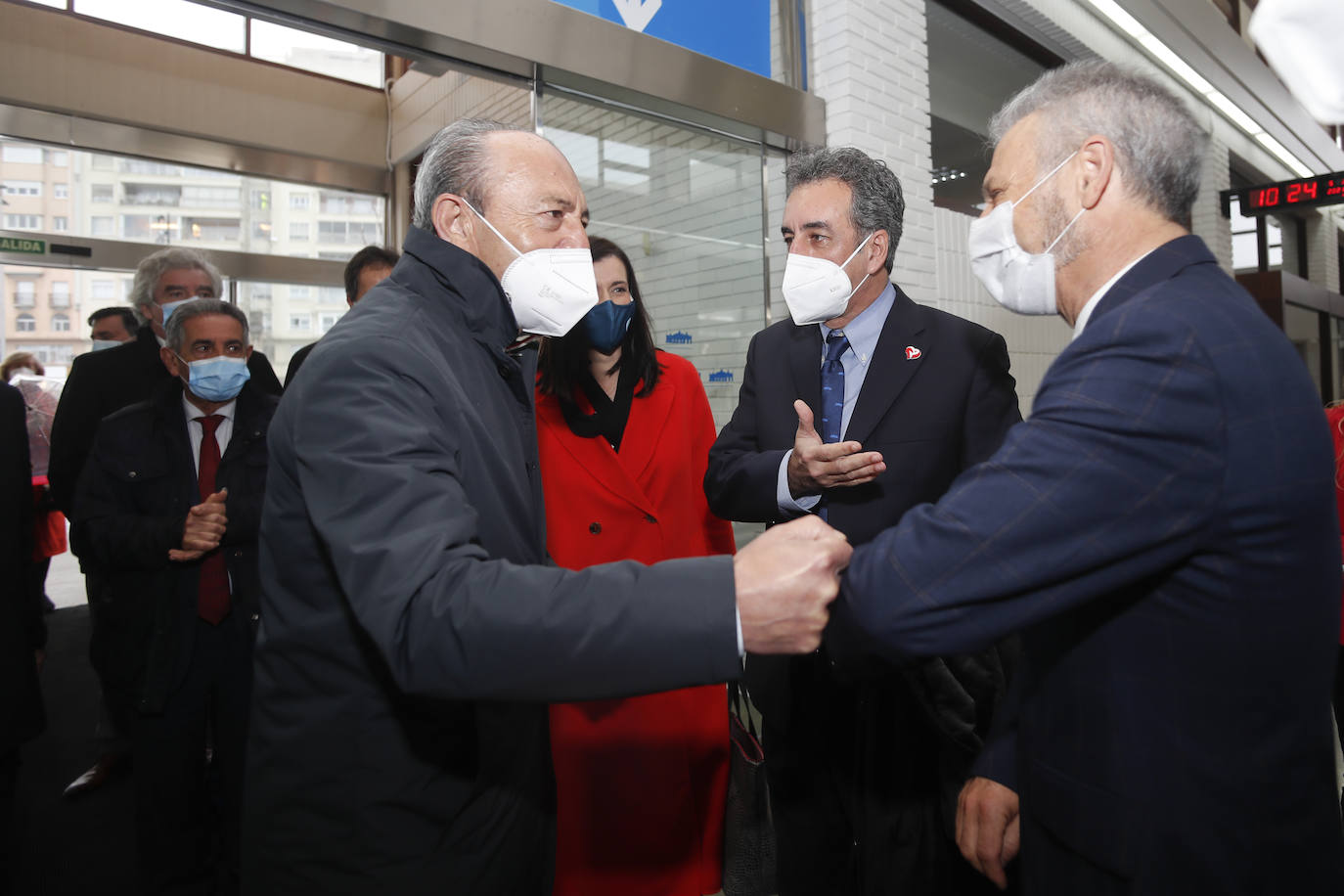 l nuevo presidente de la Autoridad Portuaria de Santander (APS), Francisco Martín, ha asegurado este viernes, en la toma de posesión de su cargo, que Cantabria también tendrá un «superpuerto», como las comunidades vecinas de País Vasco y Asturias, cuando pueda «abrazarse» al polígono logístico previsto en el Llano de La Pasiega