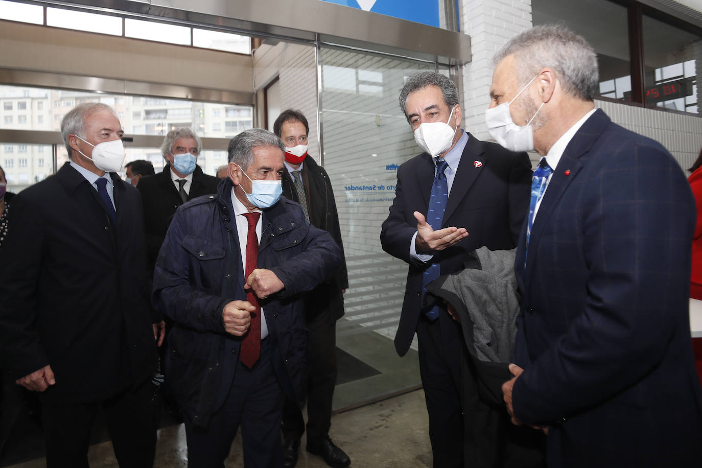 l nuevo presidente de la Autoridad Portuaria de Santander (APS), Francisco Martín, ha asegurado este viernes, en la toma de posesión de su cargo, que Cantabria también tendrá un «superpuerto», como las comunidades vecinas de País Vasco y Asturias, cuando pueda «abrazarse» al polígono logístico previsto en el Llano de La Pasiega