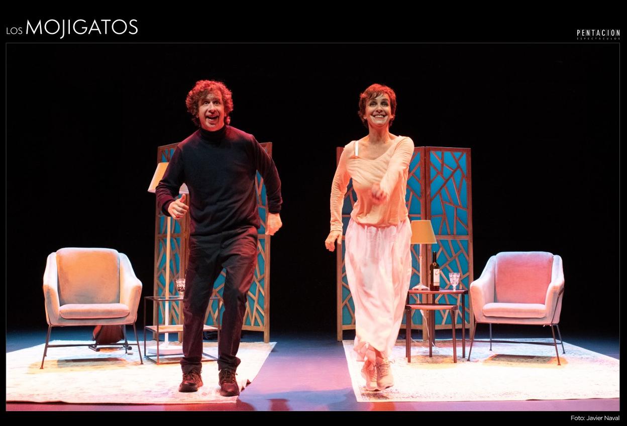 Gabino Diego y Cecilia Solaguren, en una escena de la obra 'Los mojigatos' que se ofrece el próximo sábado.