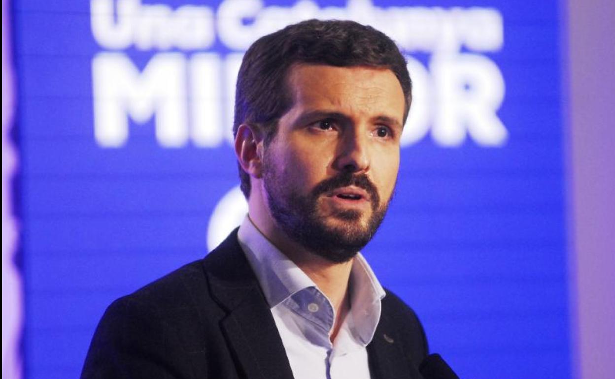 Casado se desmarca del «pasado» pero descarta un cambio de siglas