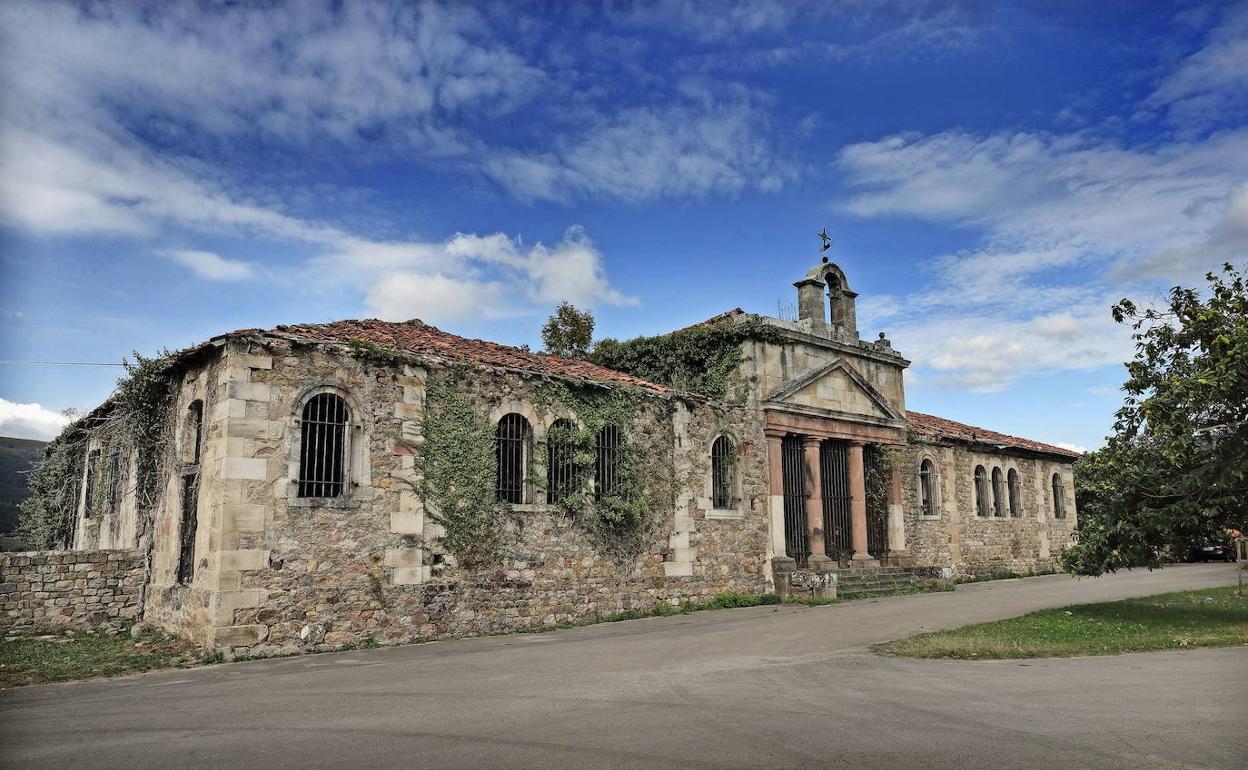 El Gobierno requiere al propietario de las Escuelas de Terán que evite la caída del edificio