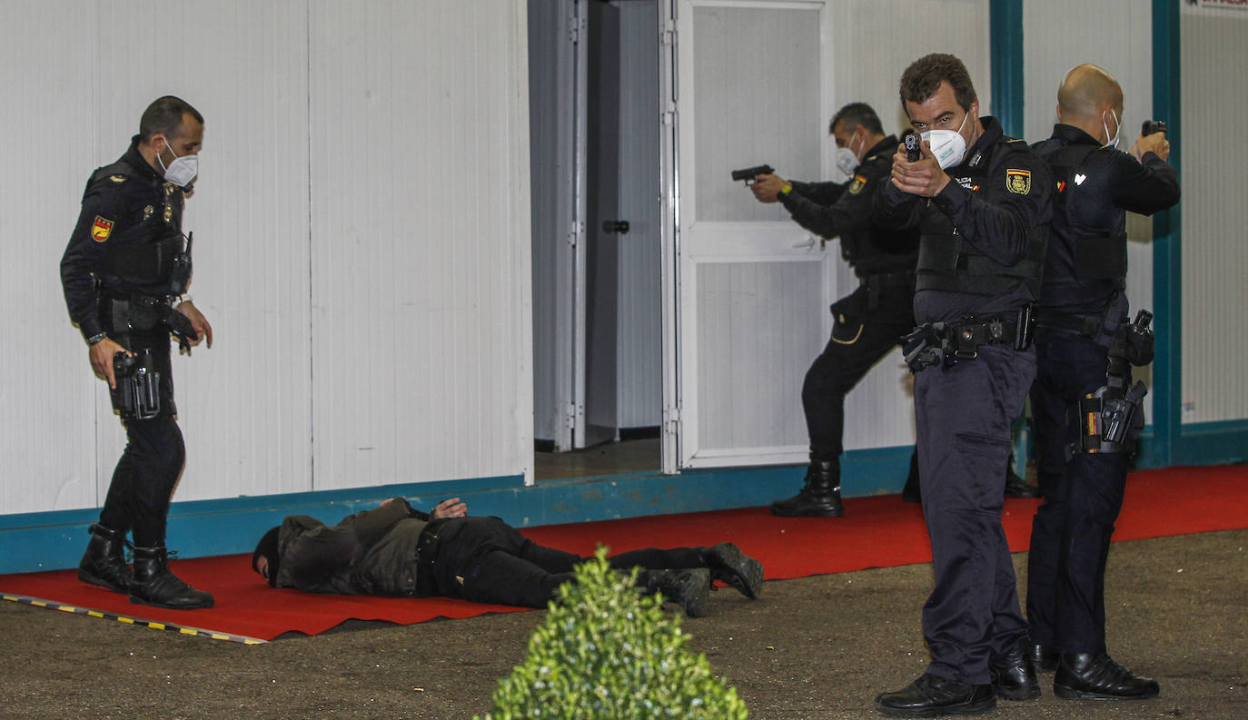 Fotos: Torrelavega, de película tras el simulacro policial