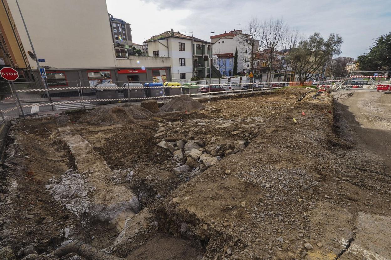 Inicio de las obras de reordenación y mejora de la entrada al túnel por la parte de Tetuán, junto al polideportivo Marcelino Botín. 