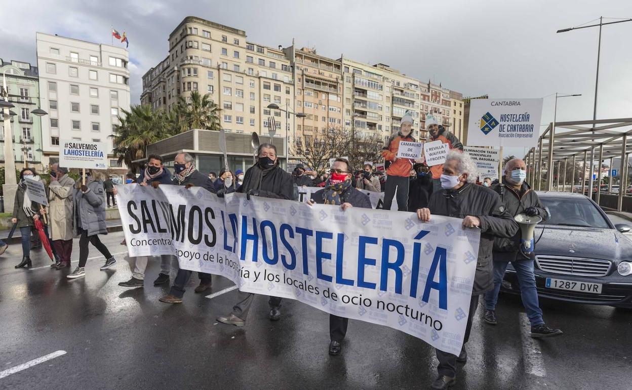 Manifestación en Santander contra de las últimas medidas que afectan al sector. 