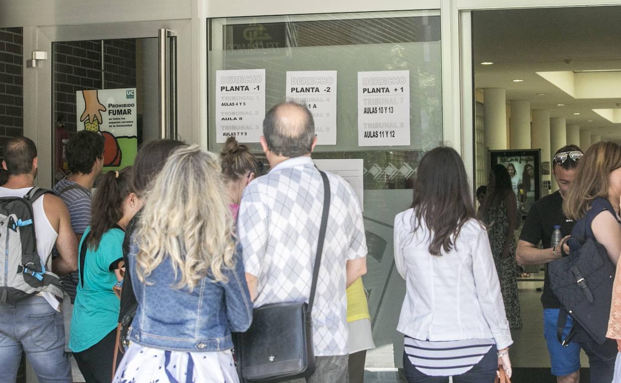 Día de exámenes en una oposición de Educación celebrada en 2015.