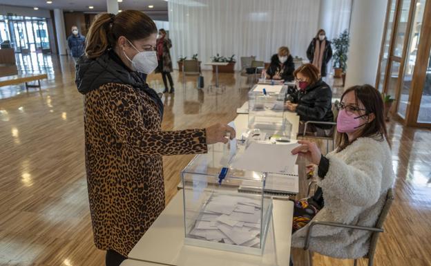 Se votó en el Palacio de Exposiciones de Santander.