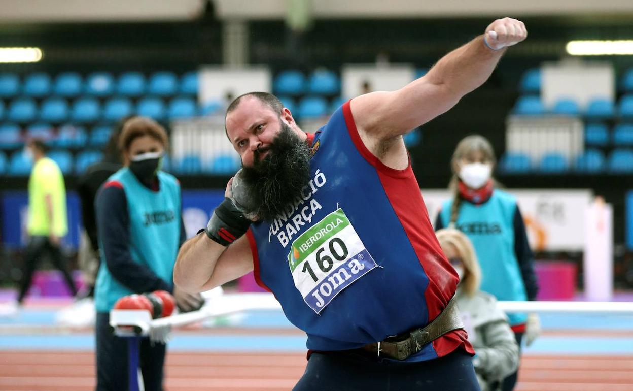 Carlos Tobalina, en uno de sus lanzamientos este sábado en el Campeonato de España de Pista Cubierta.