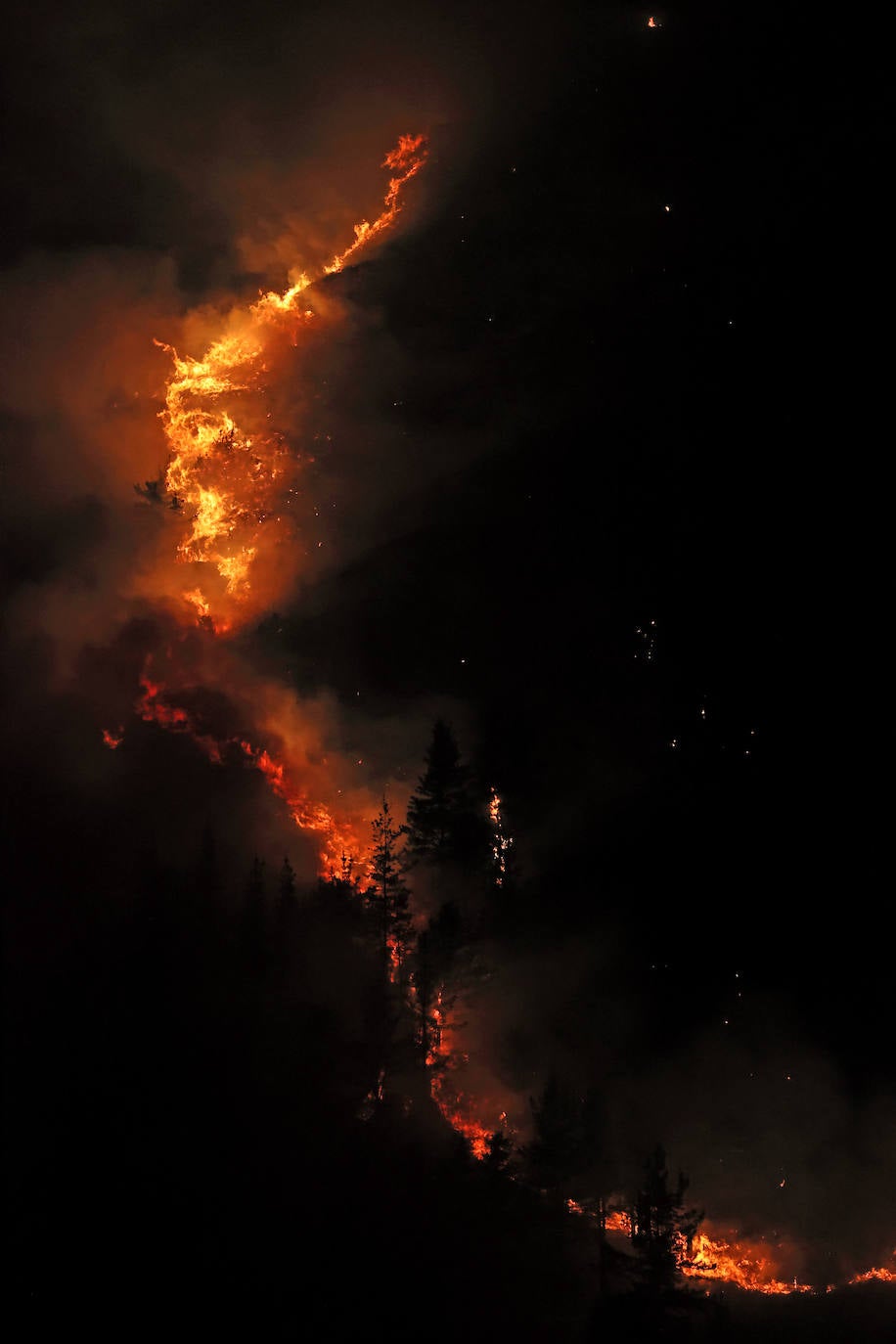 Fotos: Cantabria tiene una treintena de incendios activos