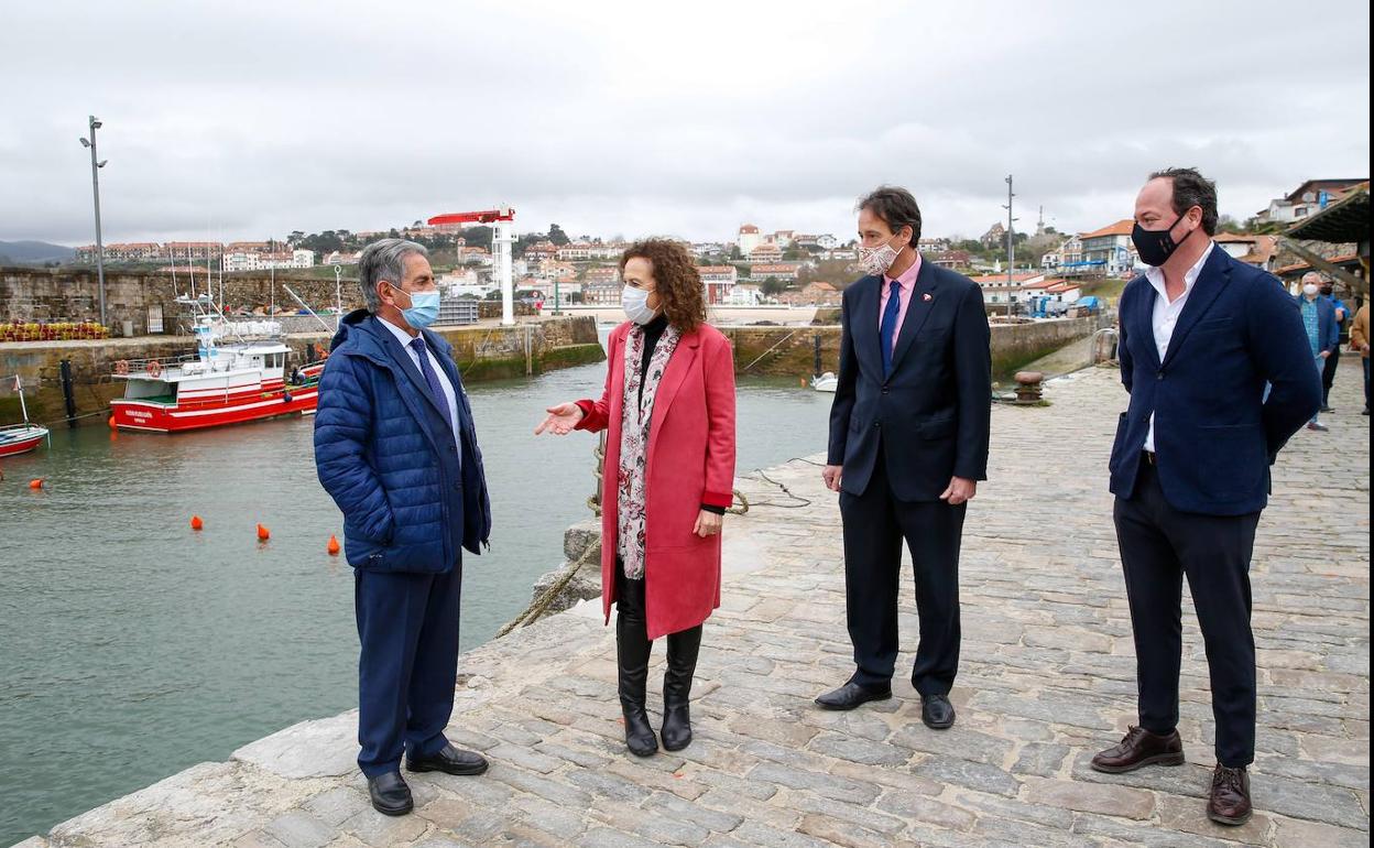 Revilla, esta mañana en el Puerto de Comillas.