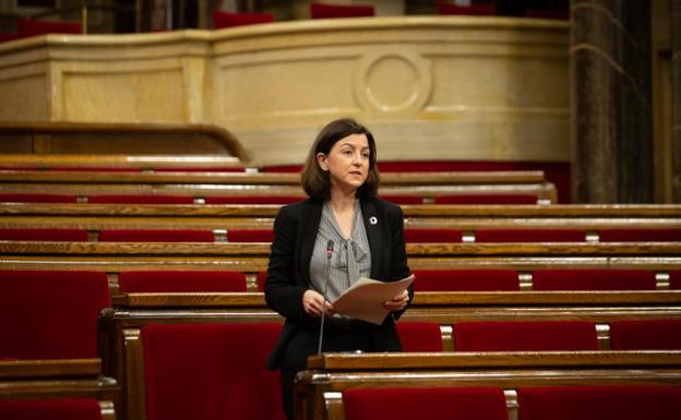 La vicesecretaria primera del PSC, Eva Granados, interviene durante la Diputación Permanente del Parlament, en Barcelona 