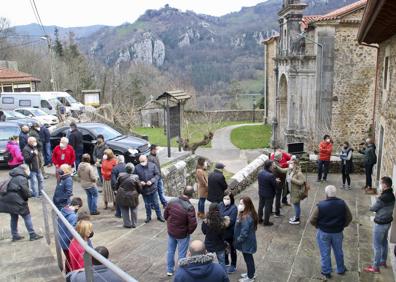 Imagen secundaria 1 - Ambiente en el complejo deportivo Generoso Gómez y en Nuestra Señora de Miera 