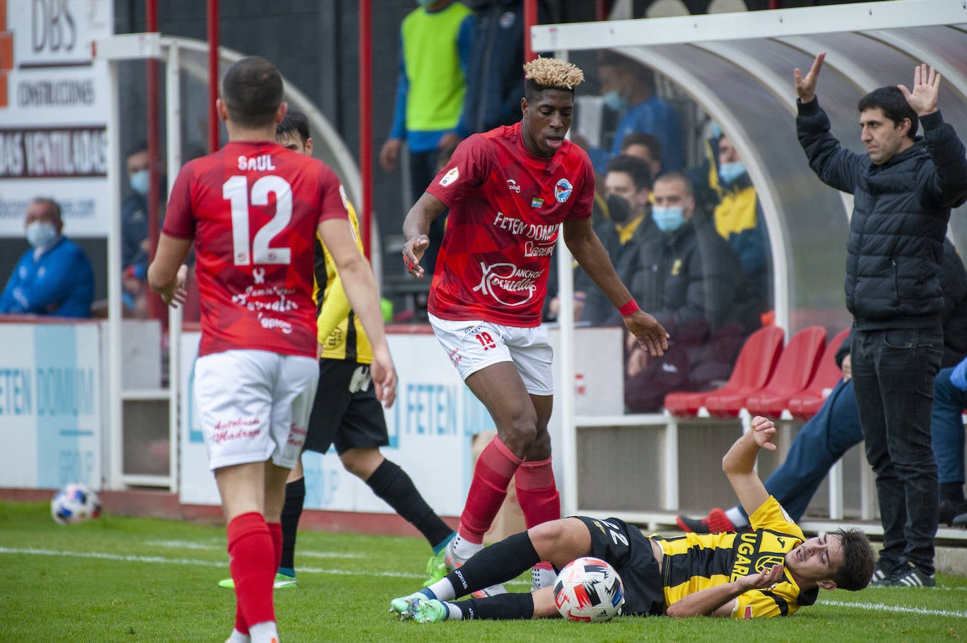 Imágenes del partido Laredo-Portugalete