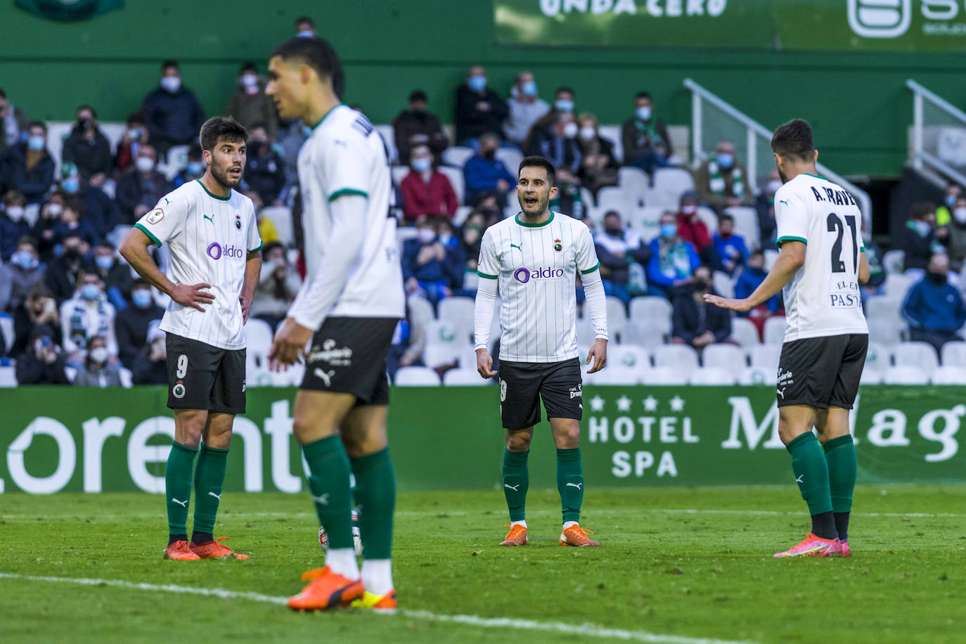 Fotos: Las imágenes del Racing- Real Sociedad B