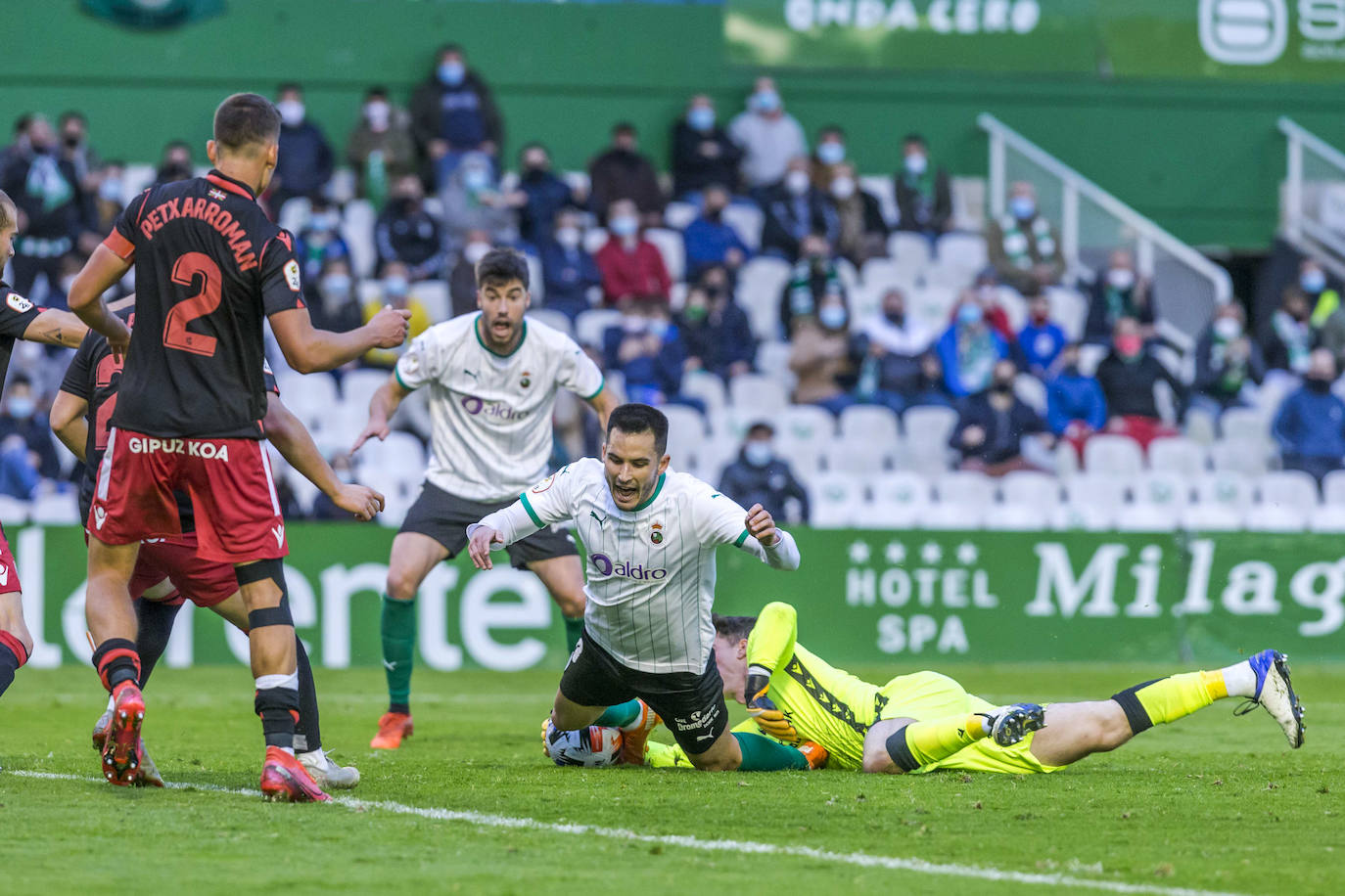 Fotos: Las imágenes del Racing- Real Sociedad B