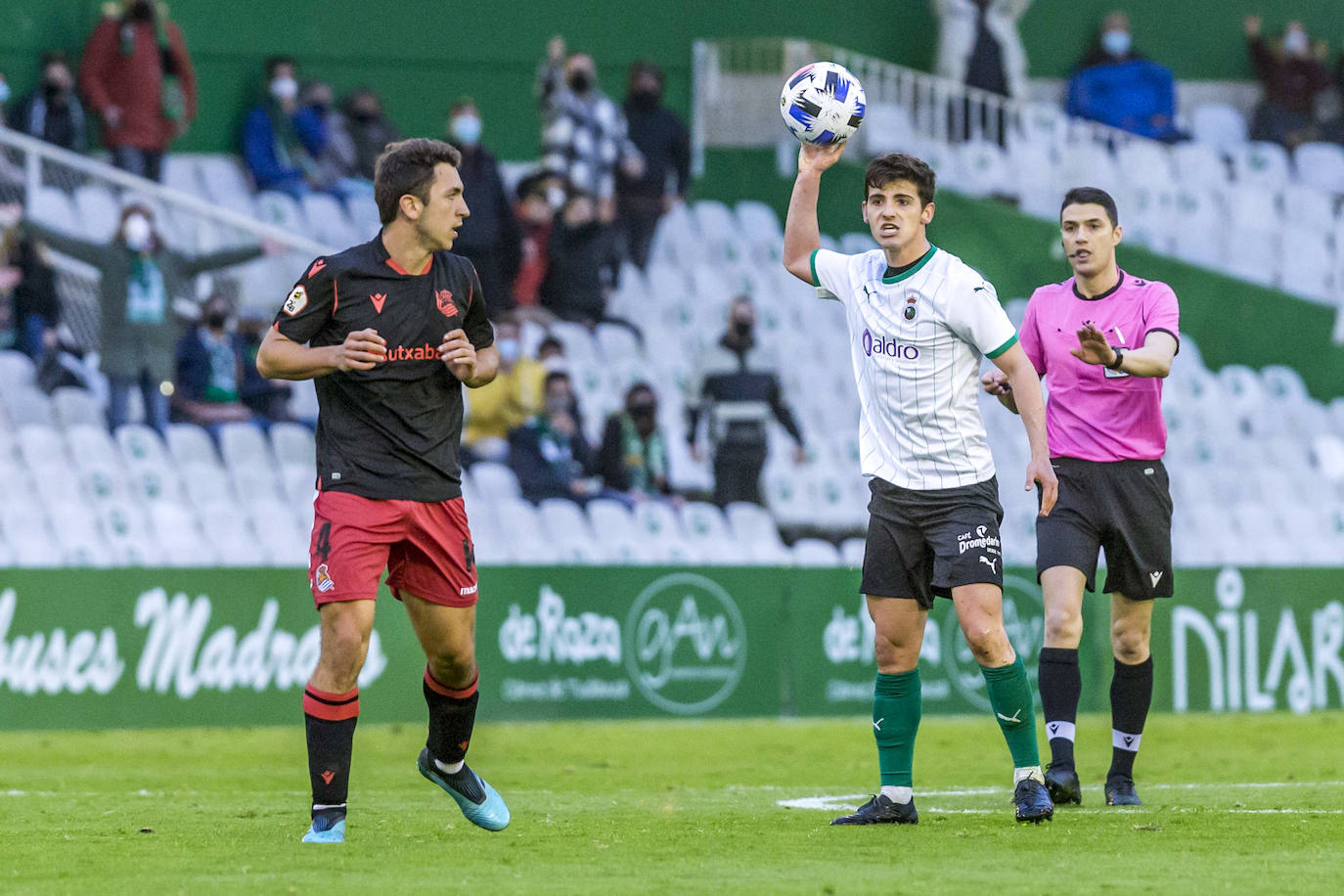 Fotos: Las imágenes del Racing- Real Sociedad B