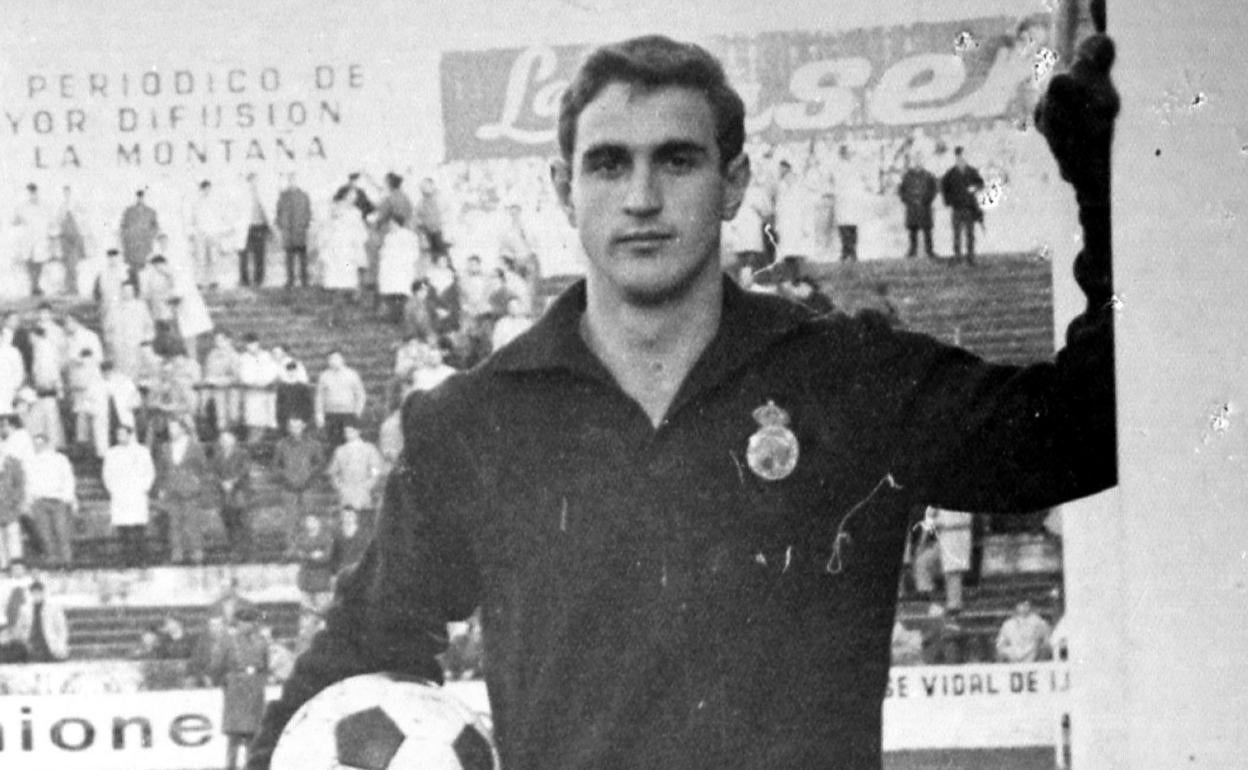Pedro Corral, con la camiseta del Racing. 
