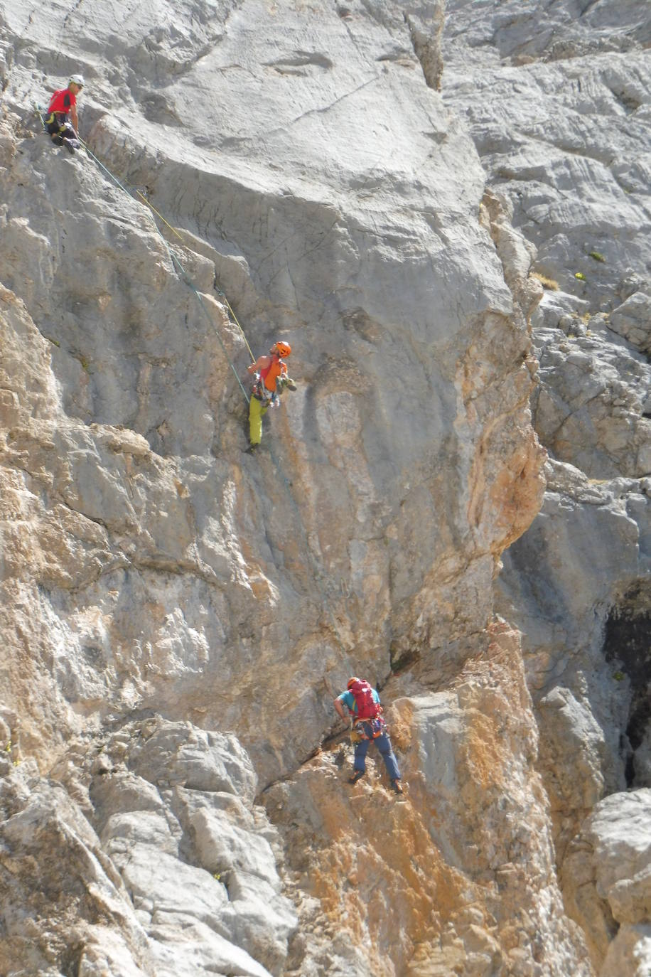 El centro, con sede en el Valle de Liébana, oferta enseñanzas deportivas de régimen especial en las modalidades de Montaña y Escalada.