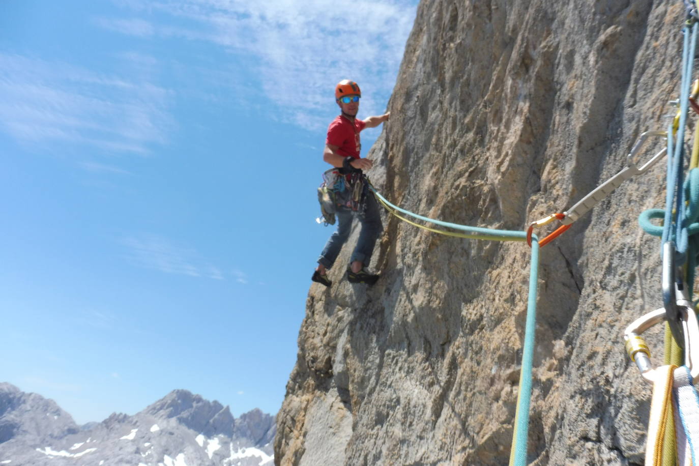 El centro, con sede en el Valle de Liébana, oferta enseñanzas deportivas de régimen especial en las modalidades de Montaña y Escalada.