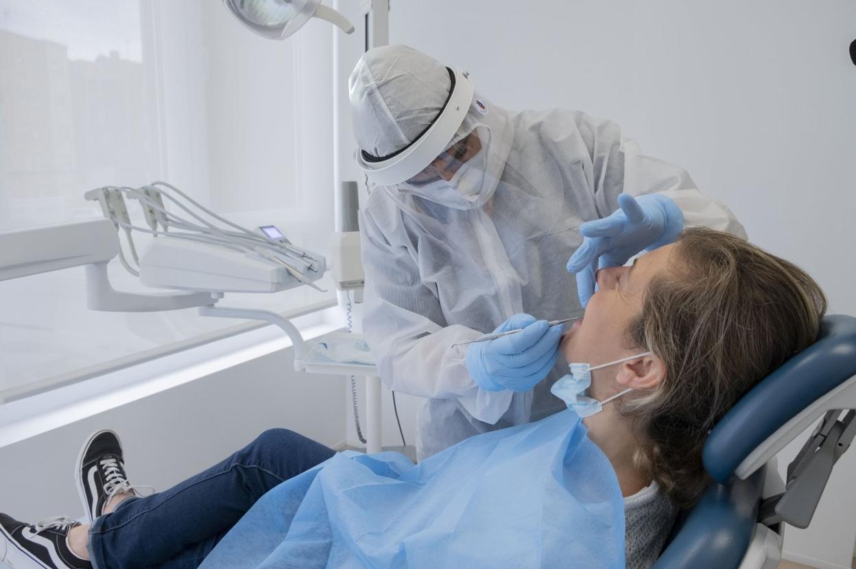 Los dentistas están más expuestos al virus, según el Ministerio de Sanidad. 