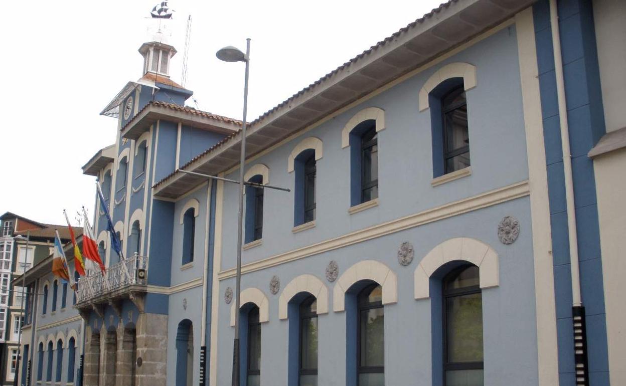 El grupo municipal socialista arremetió contra el equipo de gobierno (Ciudadanos) tras el contencioso administrativo que PSOE, PRC y PP han presentado por el pago de facturas. 