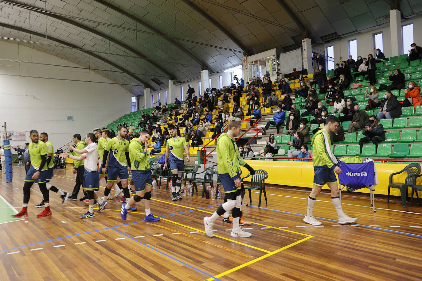 El Textil Santanderina vence al Ushuaia Voley (3-2) en el Matilde de la Torre.