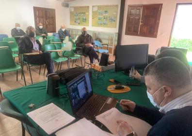 Imagen secundaria 1 - La asamblea de la Cántabra rechaza la promoción de descenso en la Apebol