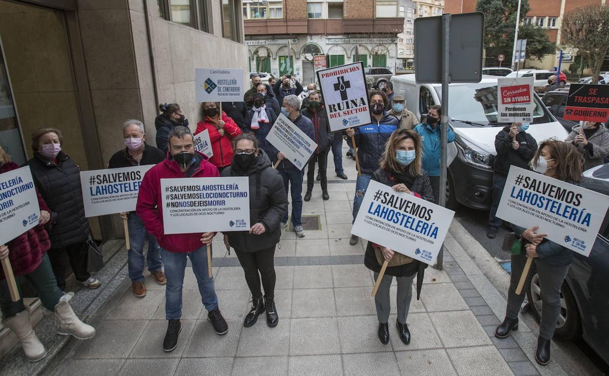 Hostelería de Cantabria convoca este mediodía un paro de 10 minutos «por el futuro del sector»
