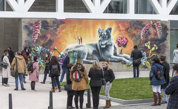 Un mural para homenajear la «fortaleza» y el trabajo de los profesionales de la dependencia durante la pandemia