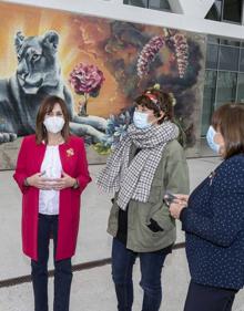 Imagen secundaria 2 - Un mural para homenajear la «fortaleza» y el trabajo de los profesionales de la dependencia durante la pandemia