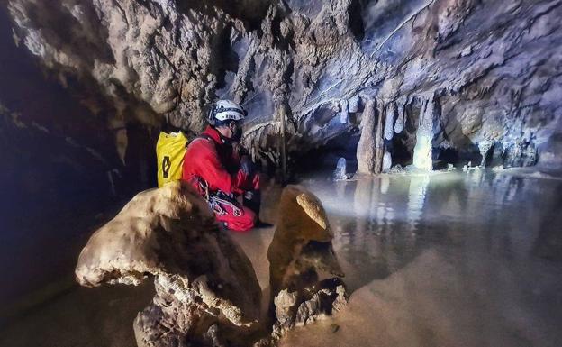 Coventosa, la belleza que esconde el interior de las montañas del Asón