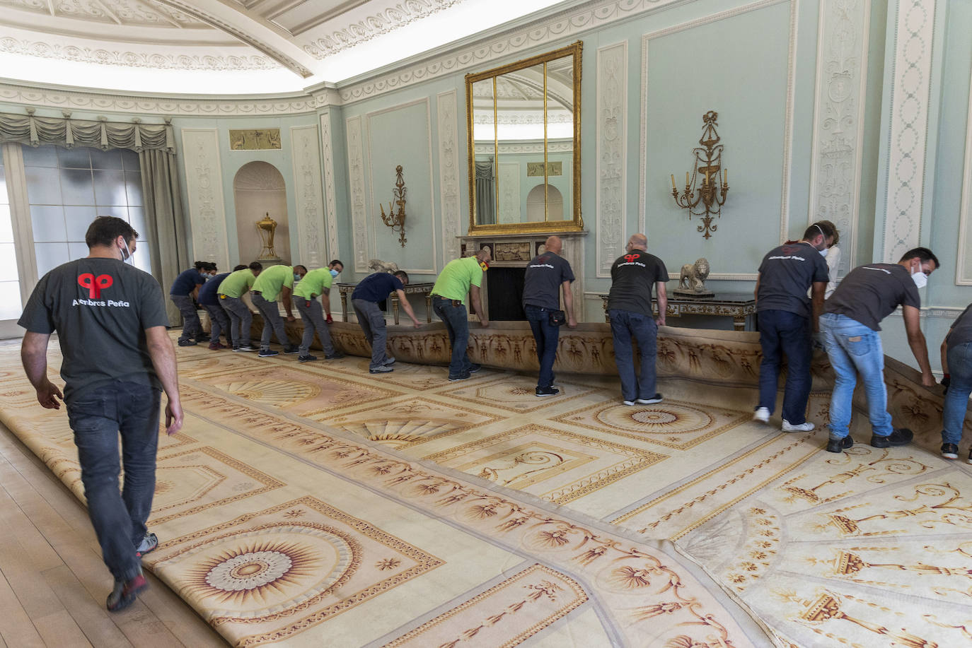 Fotos: Desmontando el histórico inmueble del Banco Santander en el Paseo de Pereda