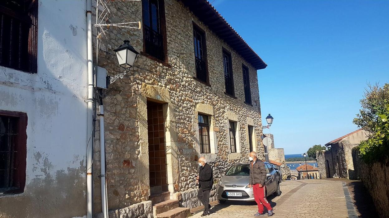 El futuro albergue se ubicará en la antigua biblioteca. v. c.