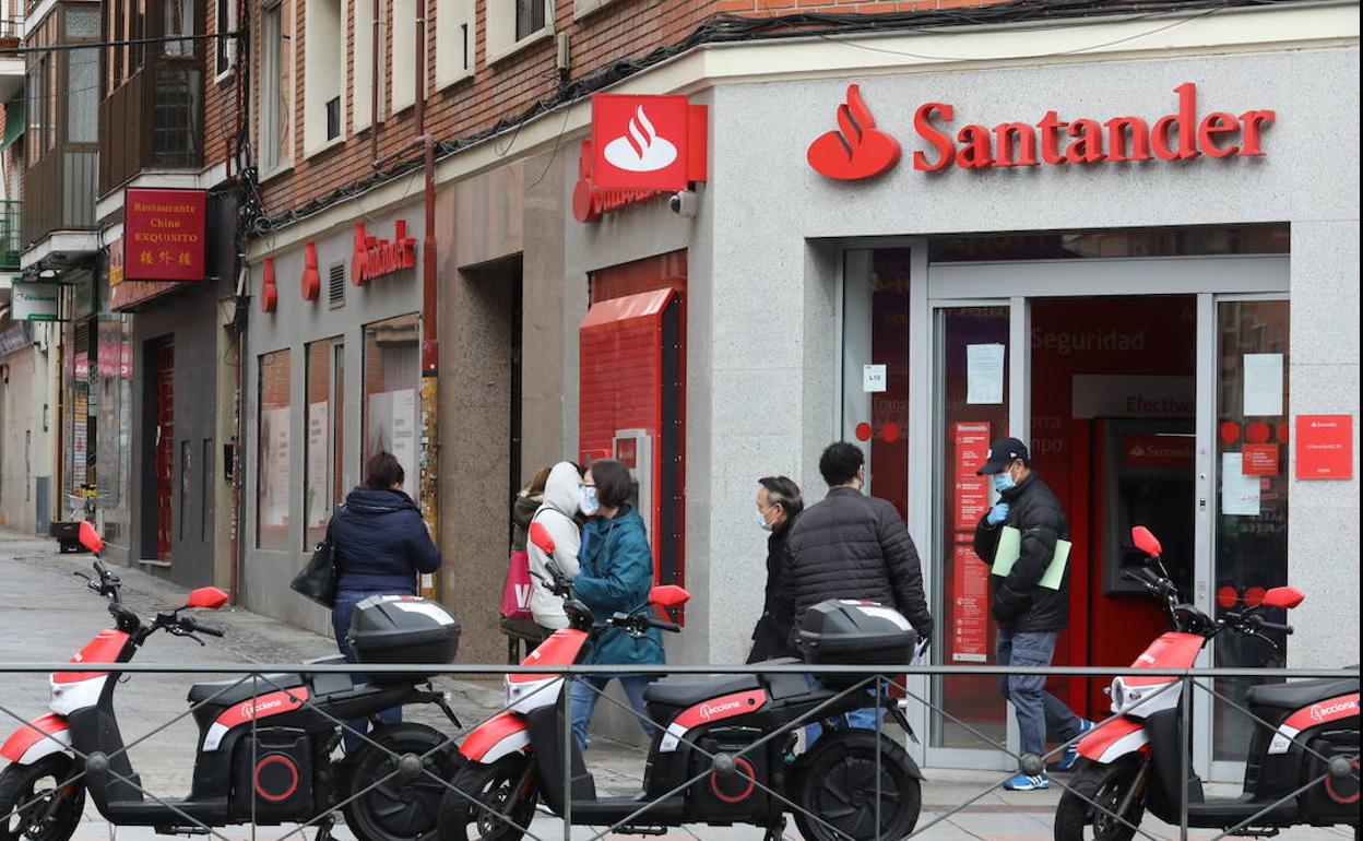 Una oficina del Banco Santander.