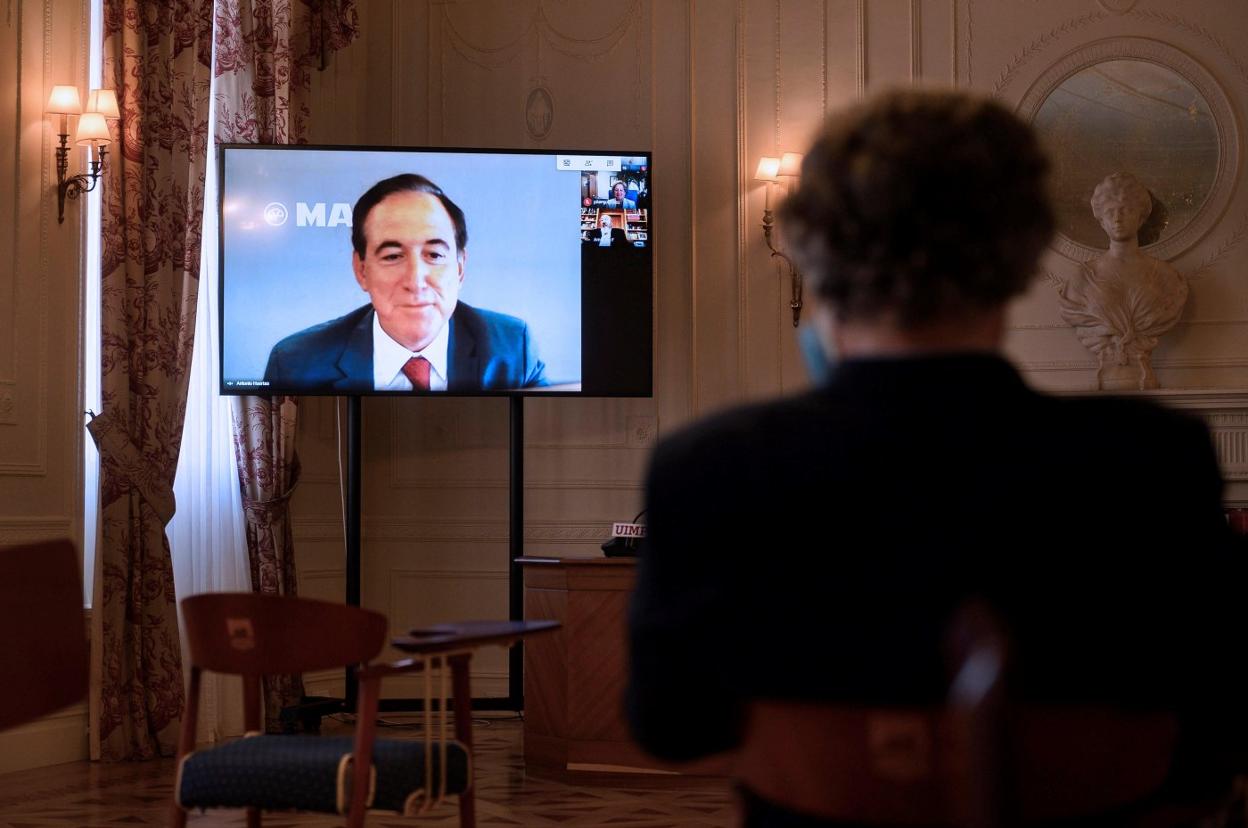 El presidente de Mapfre, Antonio Huertas, participó por videoconferencia en un foro en 2020 sobre la crisis del covid. 