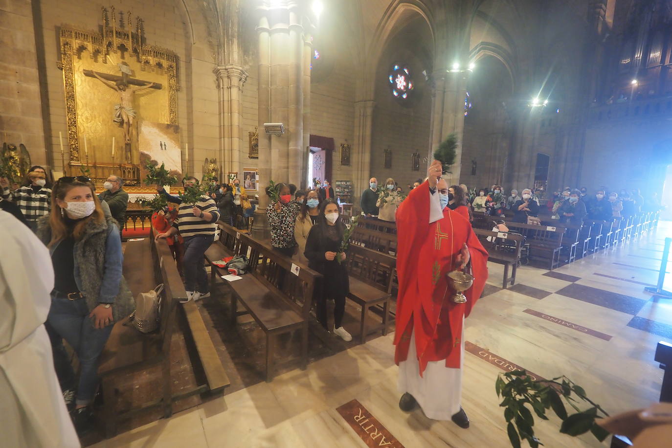 Fotos: Domingo de Ramos en Santander y Torrelavega