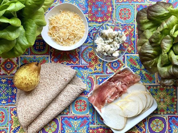 Ingredientes para la quesadilla de jamón, pera y queso azul.