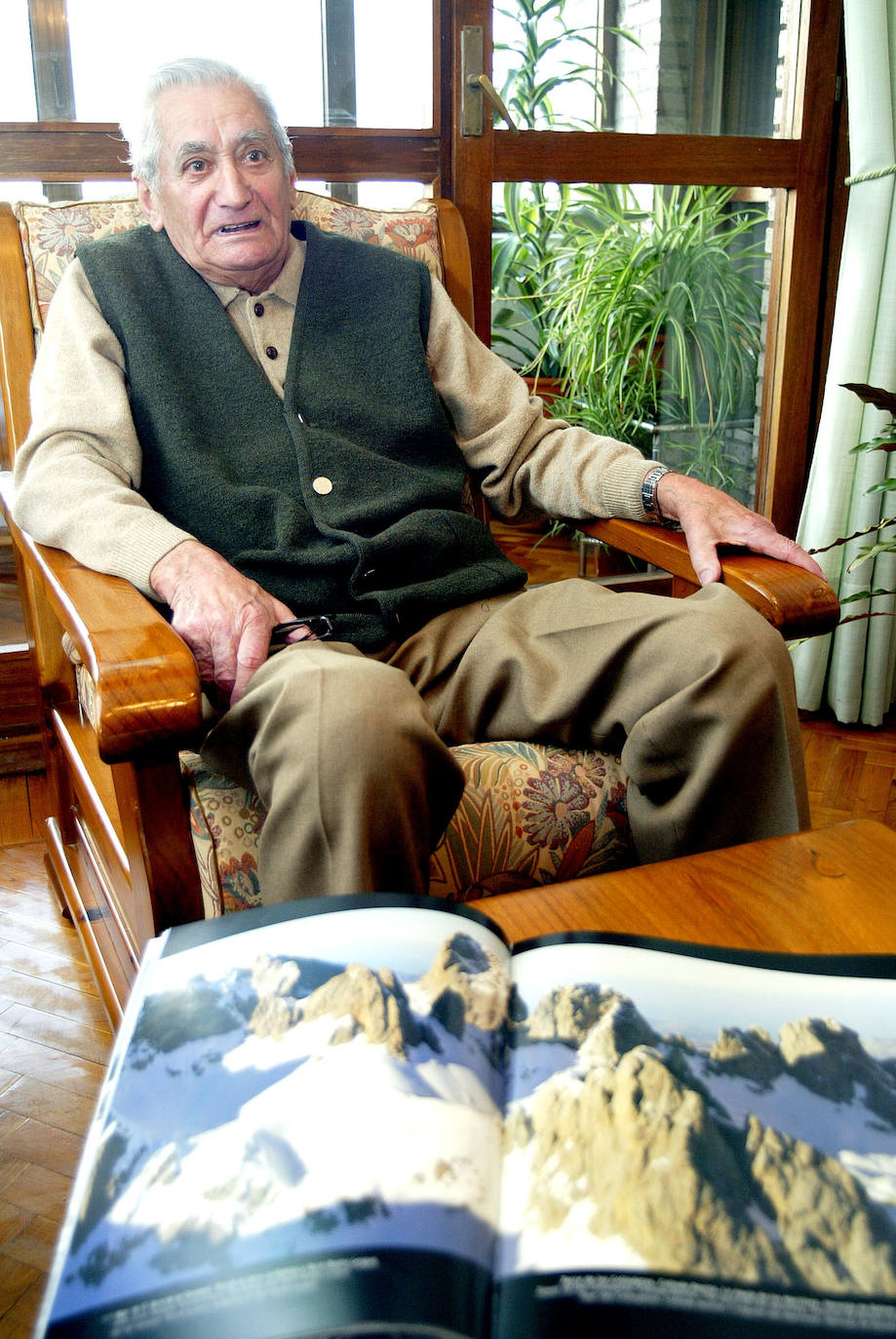 El montañero Alfonso Alonso Díez, que llegó a la cima del Naranjo de Bulnes (Picos de Europa), por primera vez en 1943