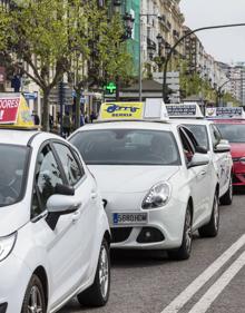 Imagen secundaria 2 - «La culpa no es de las autoescuelas», la denuncia en la calle ante la falta de examinadores de Tráfico