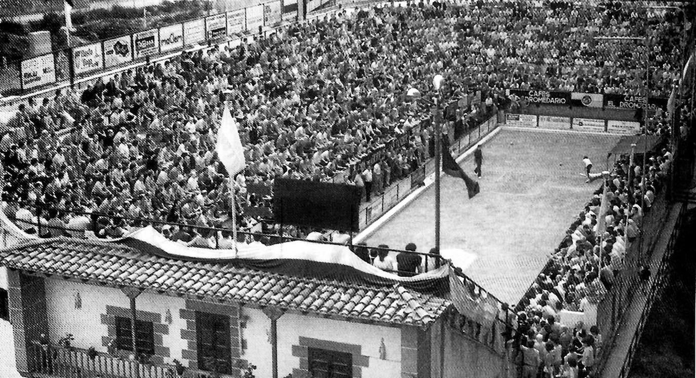 Año 1978. Bolera de 'El Verdoso' de la calle Vargas.