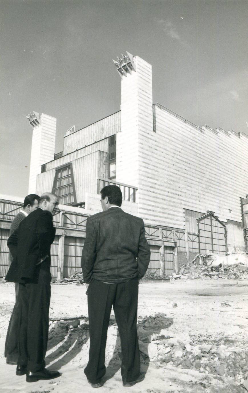 27/11/1991. Juan Hormaechea Cazón, por entonces presidente de Cantabria, visita las obras del Palacio de Festivales.