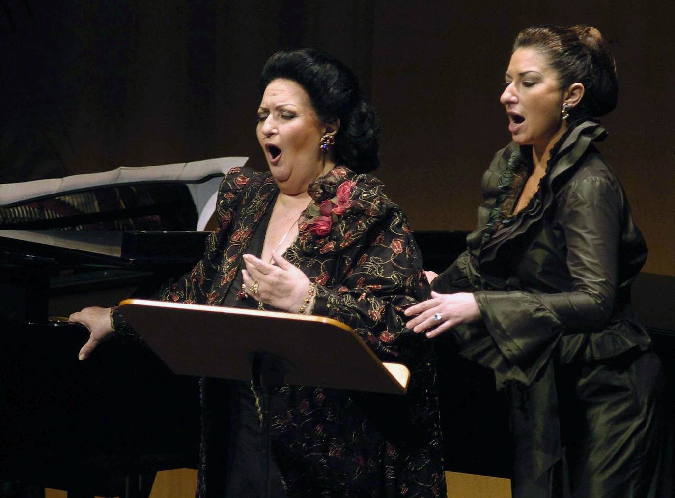 09/12/2006. Concierto de la soprano Montserrat Caballé y su hija Montserrat Martí durante la XI Temporada Lírica del Palacio de Festivales. 