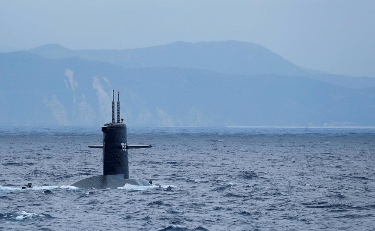 Desaparece un submarino de Indonesia con 53 personas a bordo