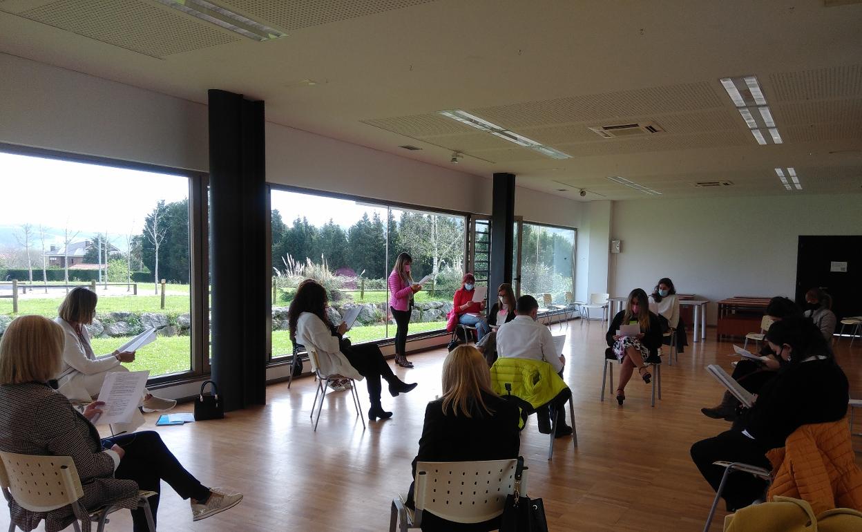 Los participantes de la Lanzadera de Empleo de Piélagos participan de manera activa de la formación, cumpliendo con todos los protocolos sanitarios.