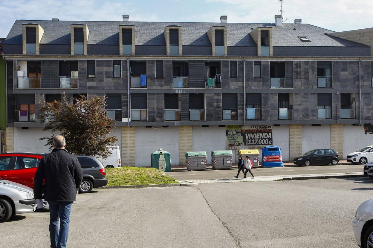 El edificio de Sierrapando que sufre el problema de okupas es de nueva construcción.