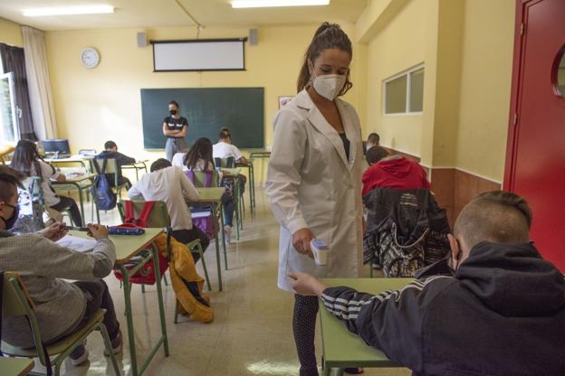 Sanidad detecta que escolares con síntomas acuden a clase en vez de quedarse en casa 