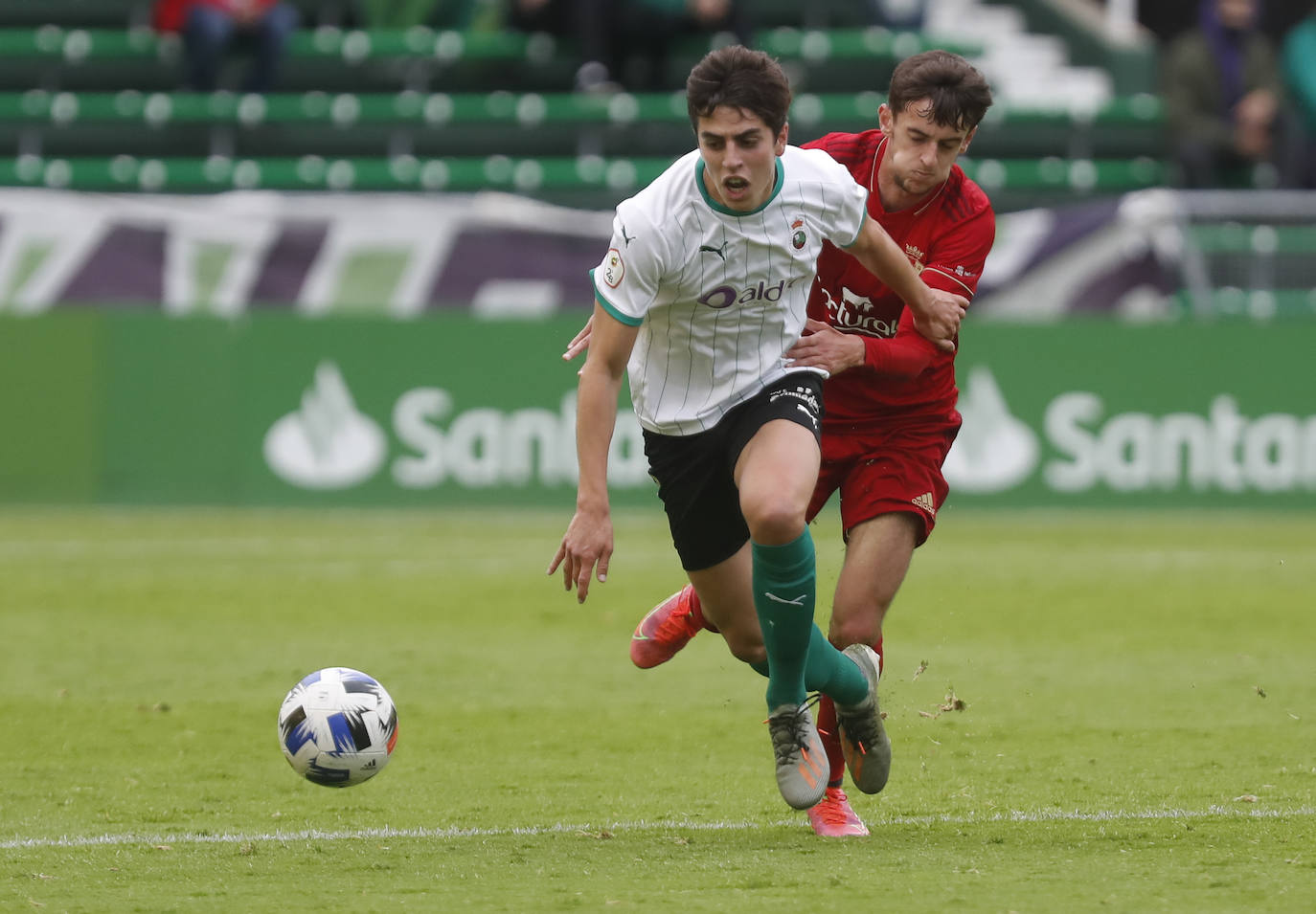 Imágenes del encuentro Racing-Osasuna B.